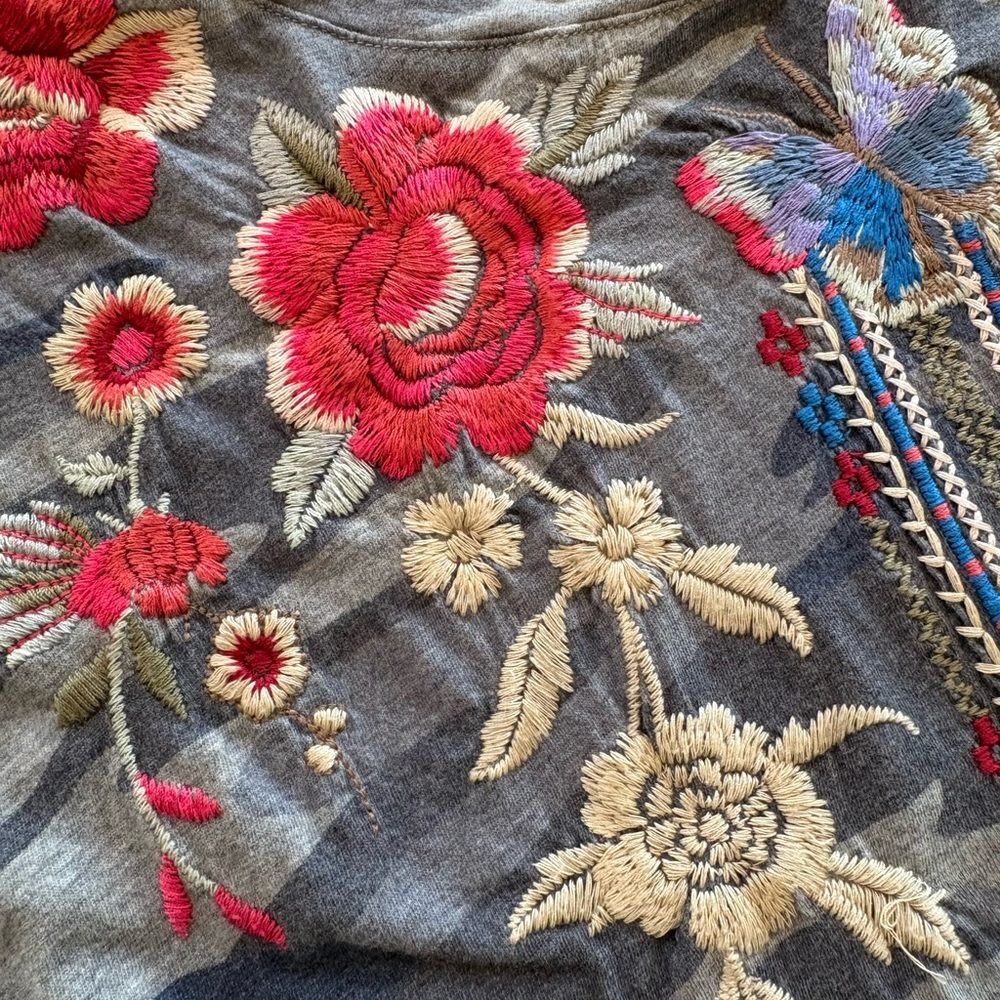 Johnny Was Floral Embroidered Camo Top Tee - Picture 5 of 11